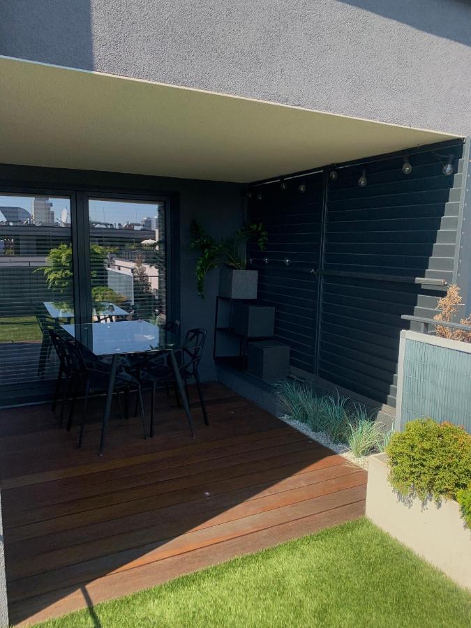 ウッチTwo-Levels Penthouse With A Garden In The City Centerアパートメント エクステリア 写真