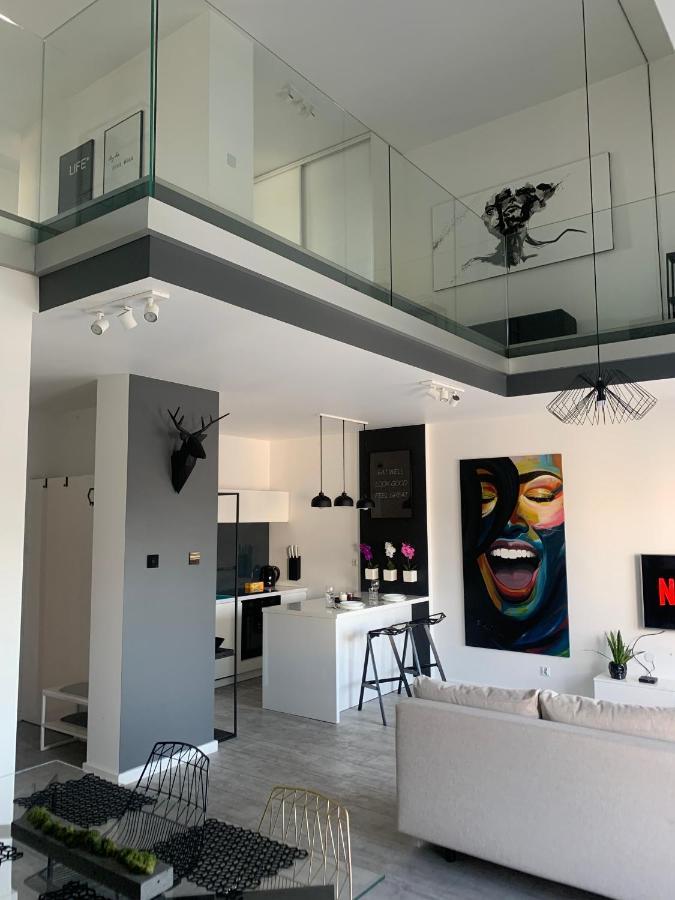 ウッチTwo-Levels Penthouse With A Garden In The City Centerアパートメント エクステリア 写真