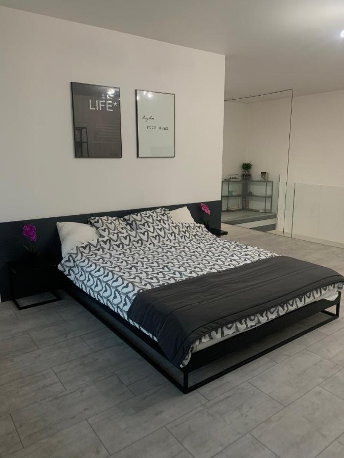 ウッチTwo-Levels Penthouse With A Garden In The City Centerアパートメント エクステリア 写真