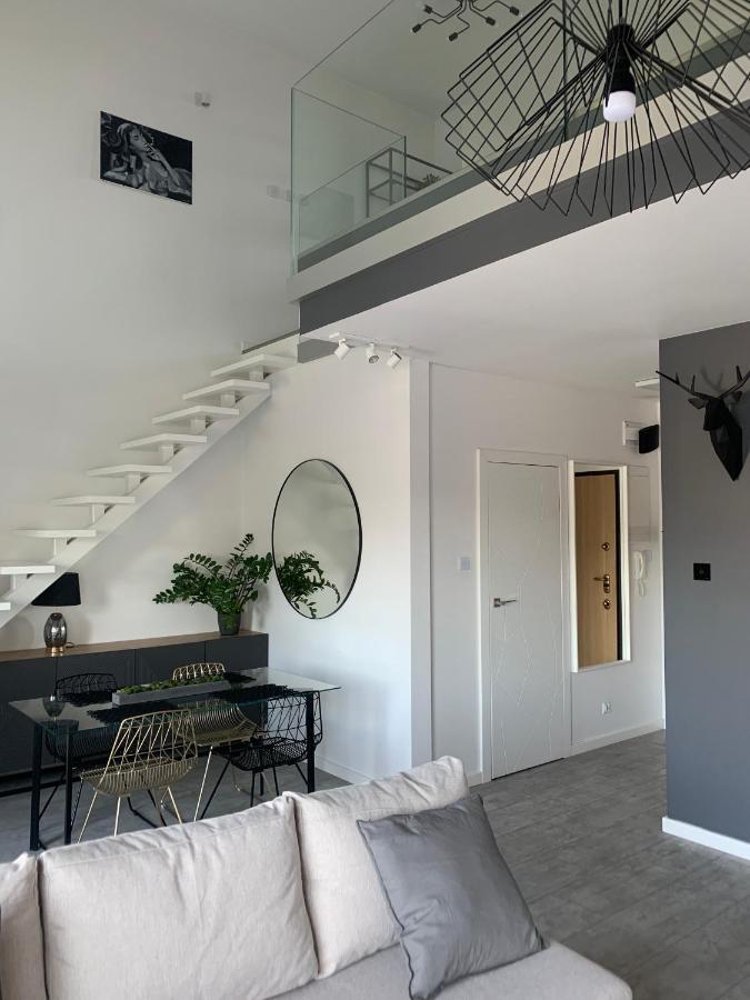 ウッチTwo-Levels Penthouse With A Garden In The City Centerアパートメント エクステリア 写真