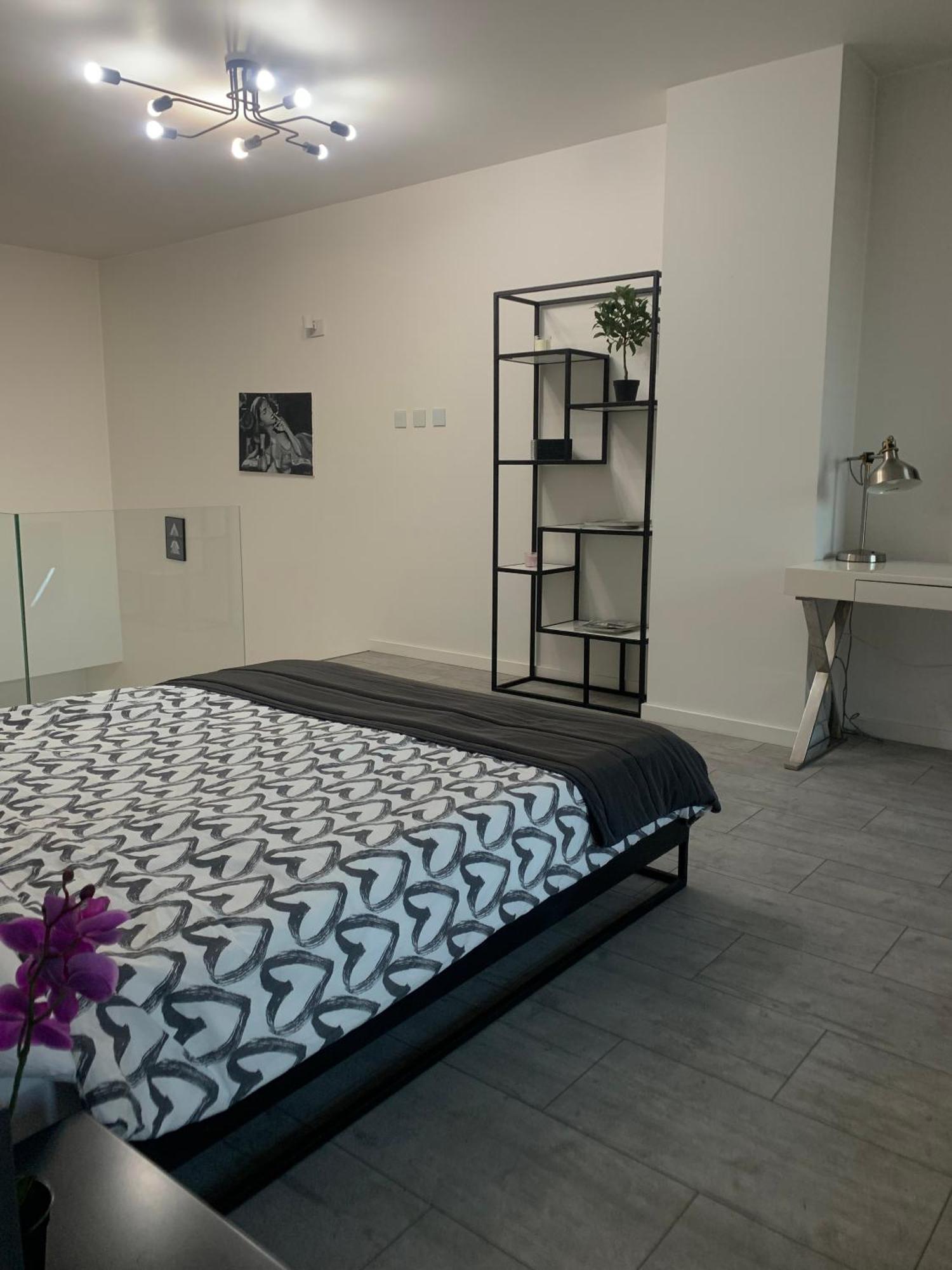 ウッチTwo-Levels Penthouse With A Garden In The City Centerアパートメント エクステリア 写真